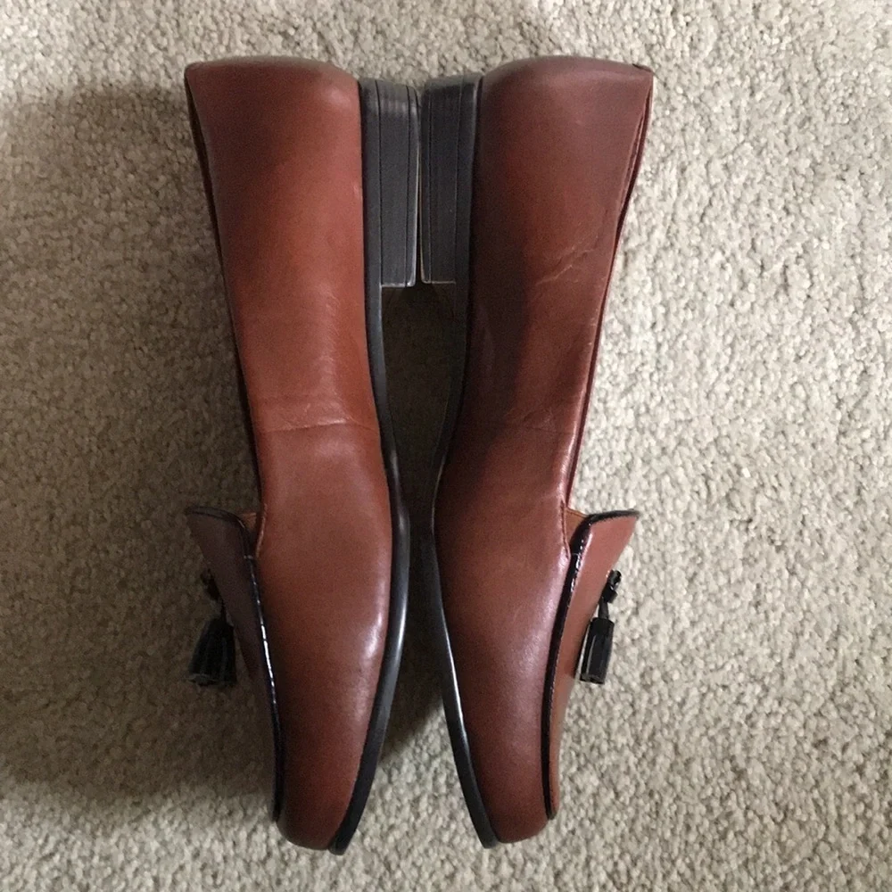 Trotters Brown Tasseled Leather Upper Flat Slip On Shoes-Size 10WW